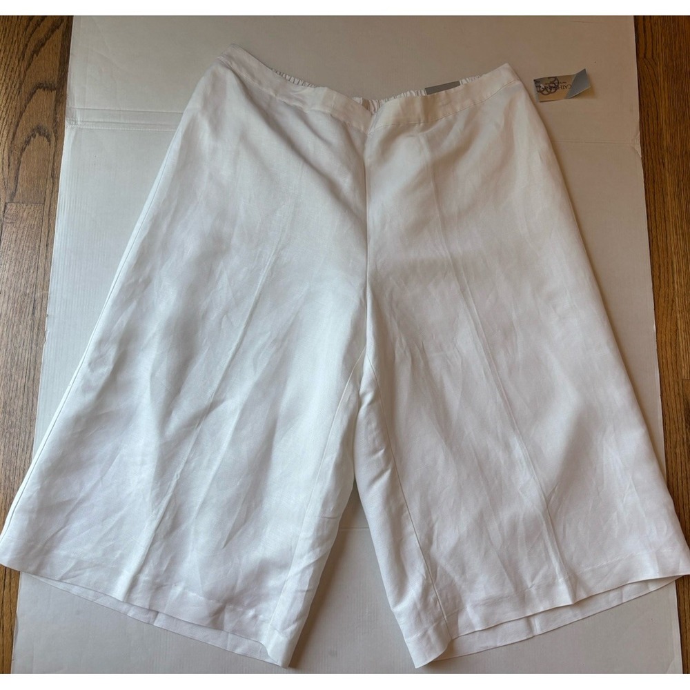NWT - Catherine's  Wide Leg Refined Capri Gaucho Sz 2x (22/24) White Linen Blend